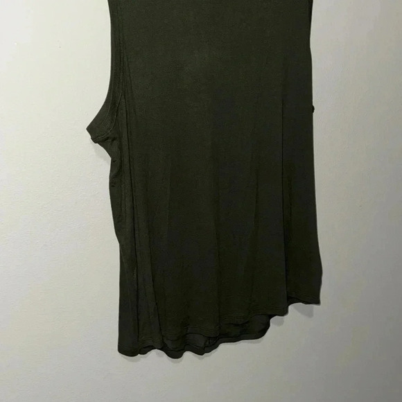Athleta | hunter green athletic tank in size large. EUC. Very soft. - Picture 4 of 9